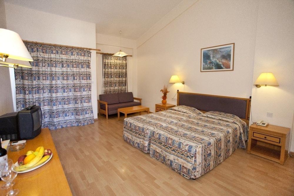 Episkopiana Hotel & Sport Resort Episkopi  Ngoại thất bức ảnh